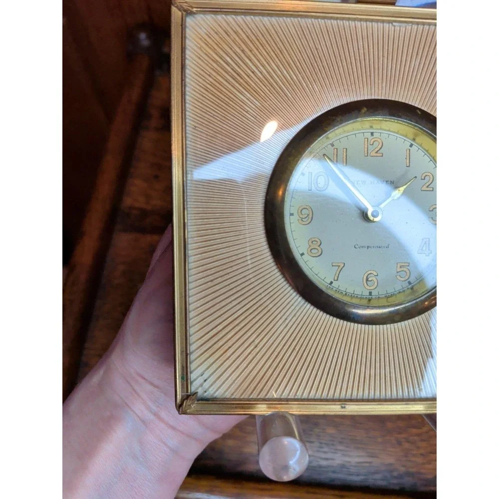 Working Lucite/Brass Sunburst Art Deco Vintage New Haven Compensated Desk Clock